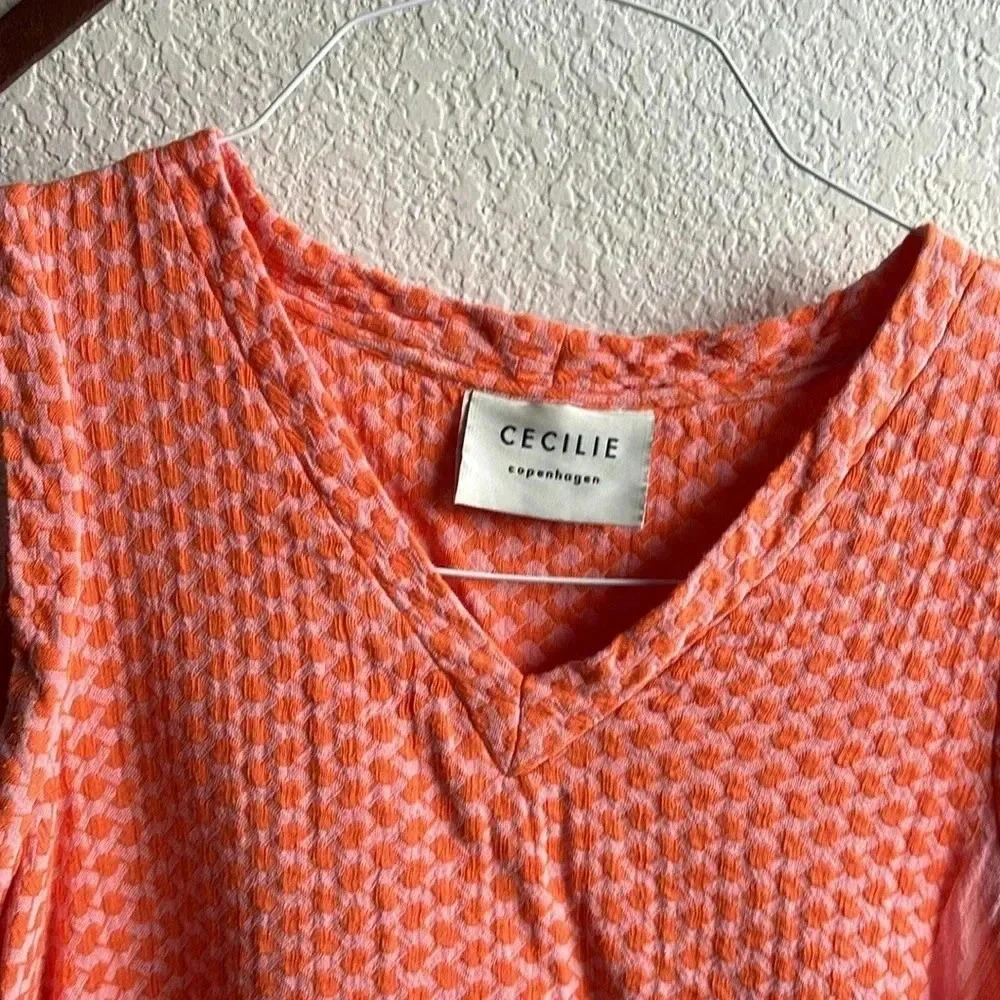 Cecilie Copenhagen 1019 Shirt V No Sleeves - Picture 3 of 6